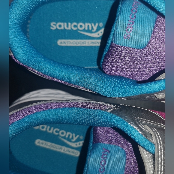 Saucony running shoes - Picture 8 of 9